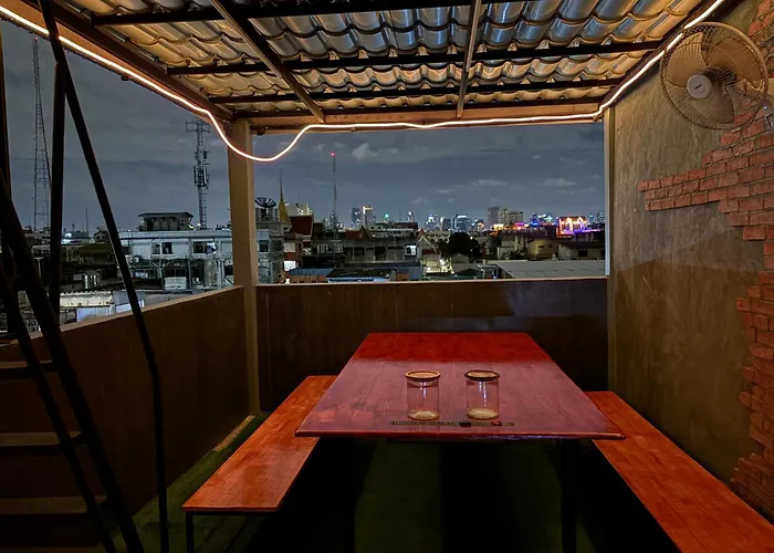Hostel Nomad Yard *