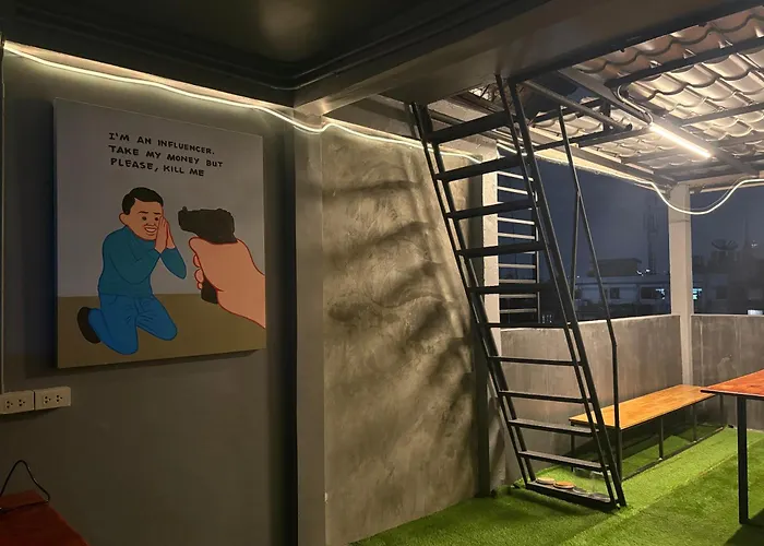 Nomad Yard Hostel *
